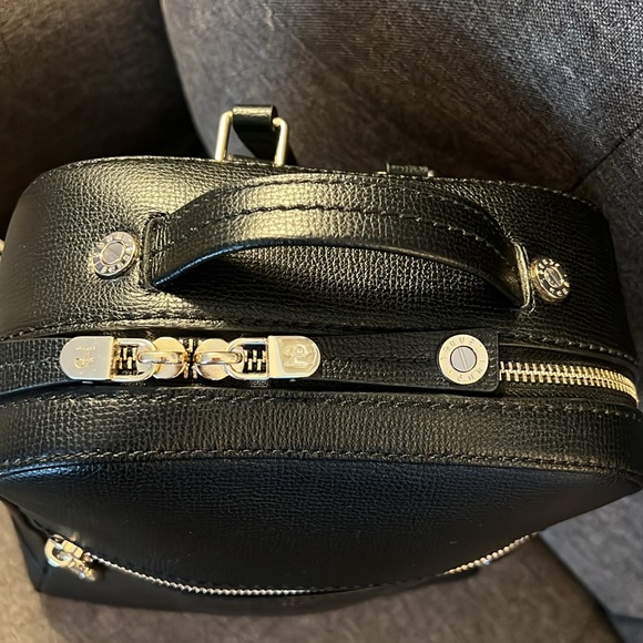 HENRI BENDEL ‘BOWERY’ BLACK LEATHER BACKPACK - Picture 7 of 16